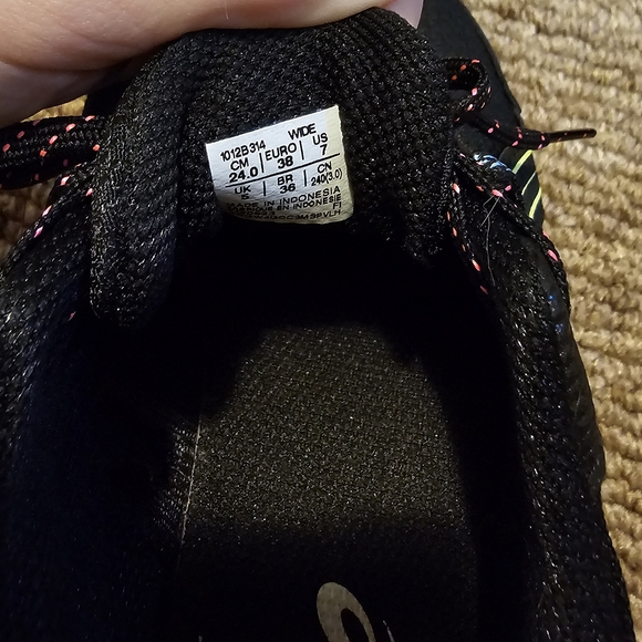 ASICS Black and Yellow Running Shoes - Picture 4 of 5